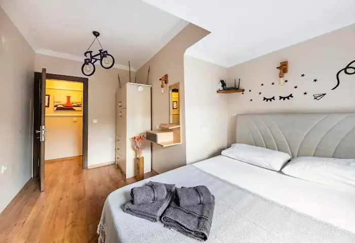 Merkez Bahçeli Müstakil Ev Arya Roof House