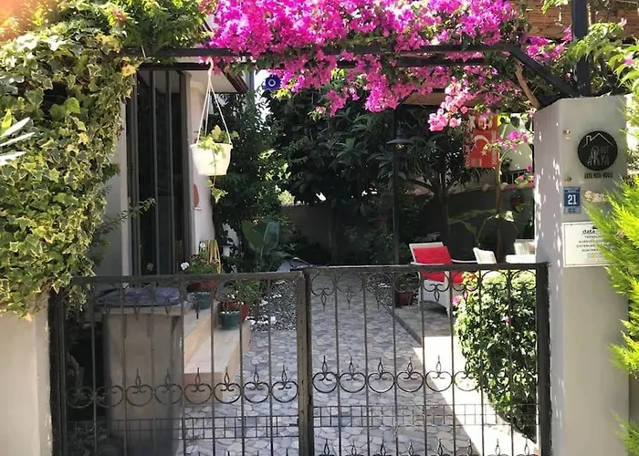 Merkez Bahçeli Müstakil Ev Arya Roof House Villa