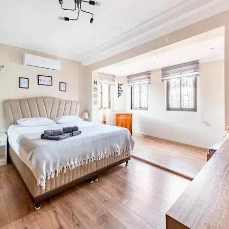 Вилла Arya Roof House