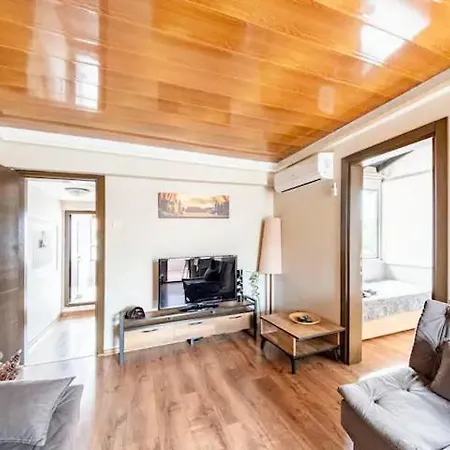Merkez Bahçeli Müstakil Ev Arya Roof House