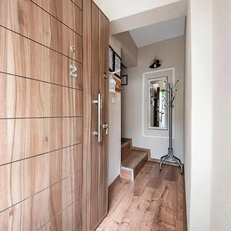 Arya Roof House Вилла