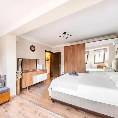 Villa Arya Roof House *