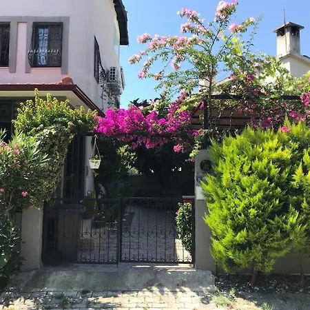 Vilă Merkez Bahceli Muestakil Ev Arya Roof House *