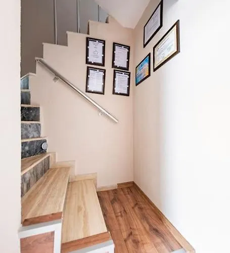 Merkez Bahceli Muestakil Ev Arya Roof House * מרמריס
